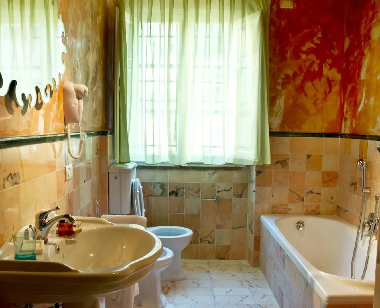 Suite Accommodation Mastiano 2*,